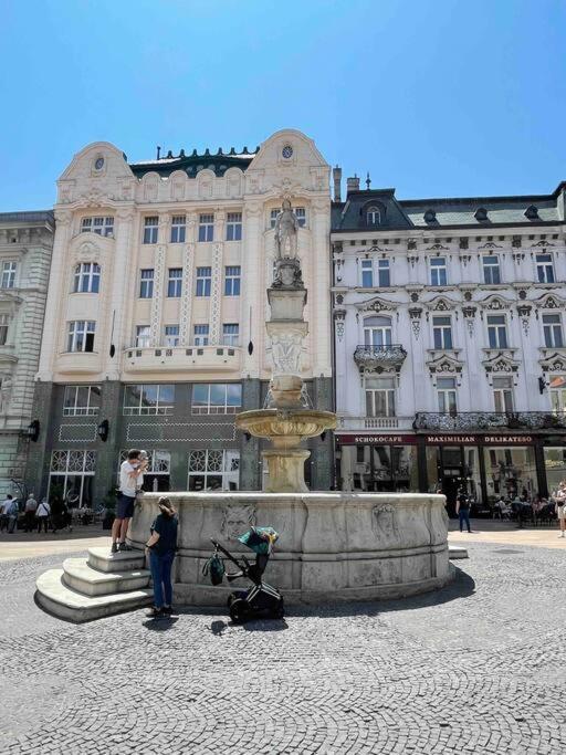 Good Old Times Apartment Bratislava Exteriör bild